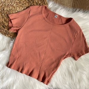 UNIQLO Crop Top
